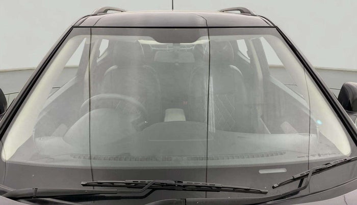 2023 Mahindra XUV300 W6 1.5 Sunroof Diesel, Diesel, Manual, 36,785 km, Front Windshield