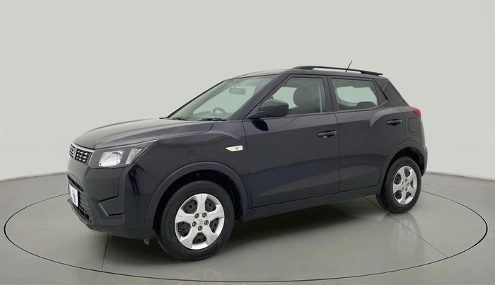 2023 Mahindra XUV300 W6 1.5 Sunroof Diesel, Diesel, Manual, 36,785 km, Left Front Diagonal