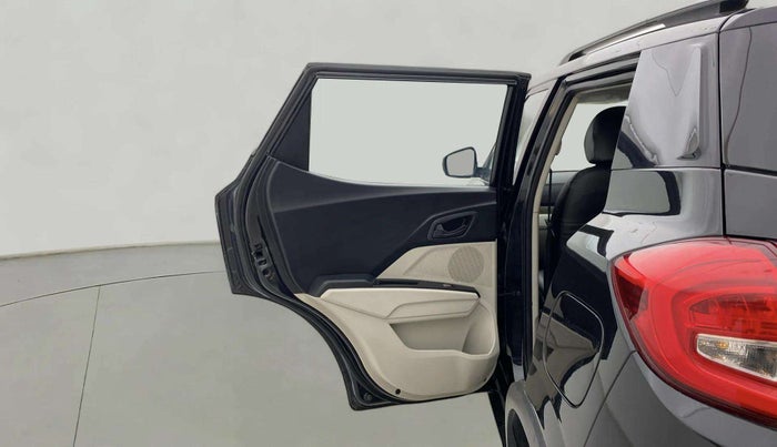 2023 Mahindra XUV300 W6 1.5 Sunroof Diesel, Diesel, Manual, 36,785 km, LHS Rear Door