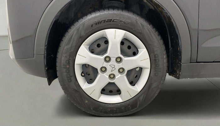 2023 Mahindra XUV300 W6 1.5 Sunroof Diesel, Diesel, Manual, 36,785 km, Left Front Wheel