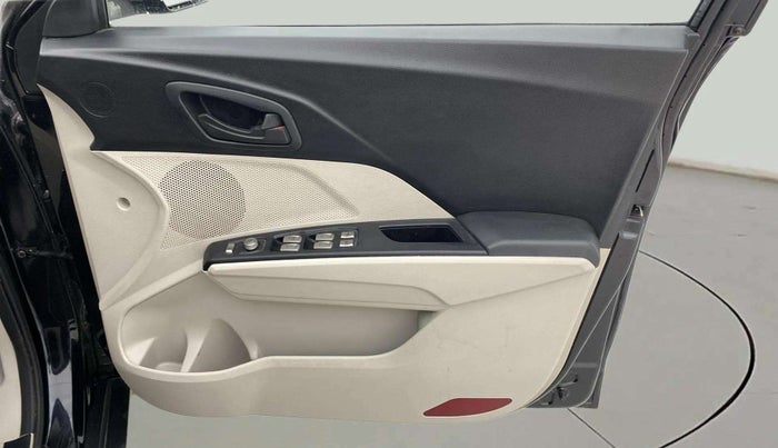2023 Mahindra XUV300 W6 1.5 Sunroof Diesel, Diesel, Manual, 36,785 km, Driver Side Door Panels Control