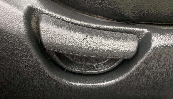 2018 Hyundai Grand i10 MAGNA 1.2 KAPPA VTVT, Petrol, Manual, 24,031 km, Driver Side Adjustment Panel