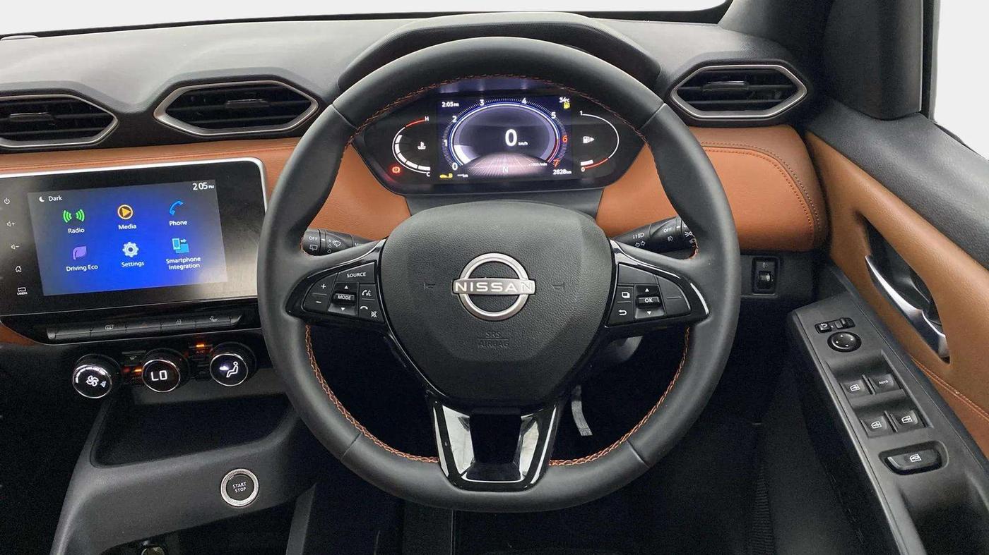 2024 Nissan MAGNITE Tekna Plus B4D 1.0 Petrol AMT Dual Tone, Petrol, Automatic, 2,964 km, Steering Wheel Close Up