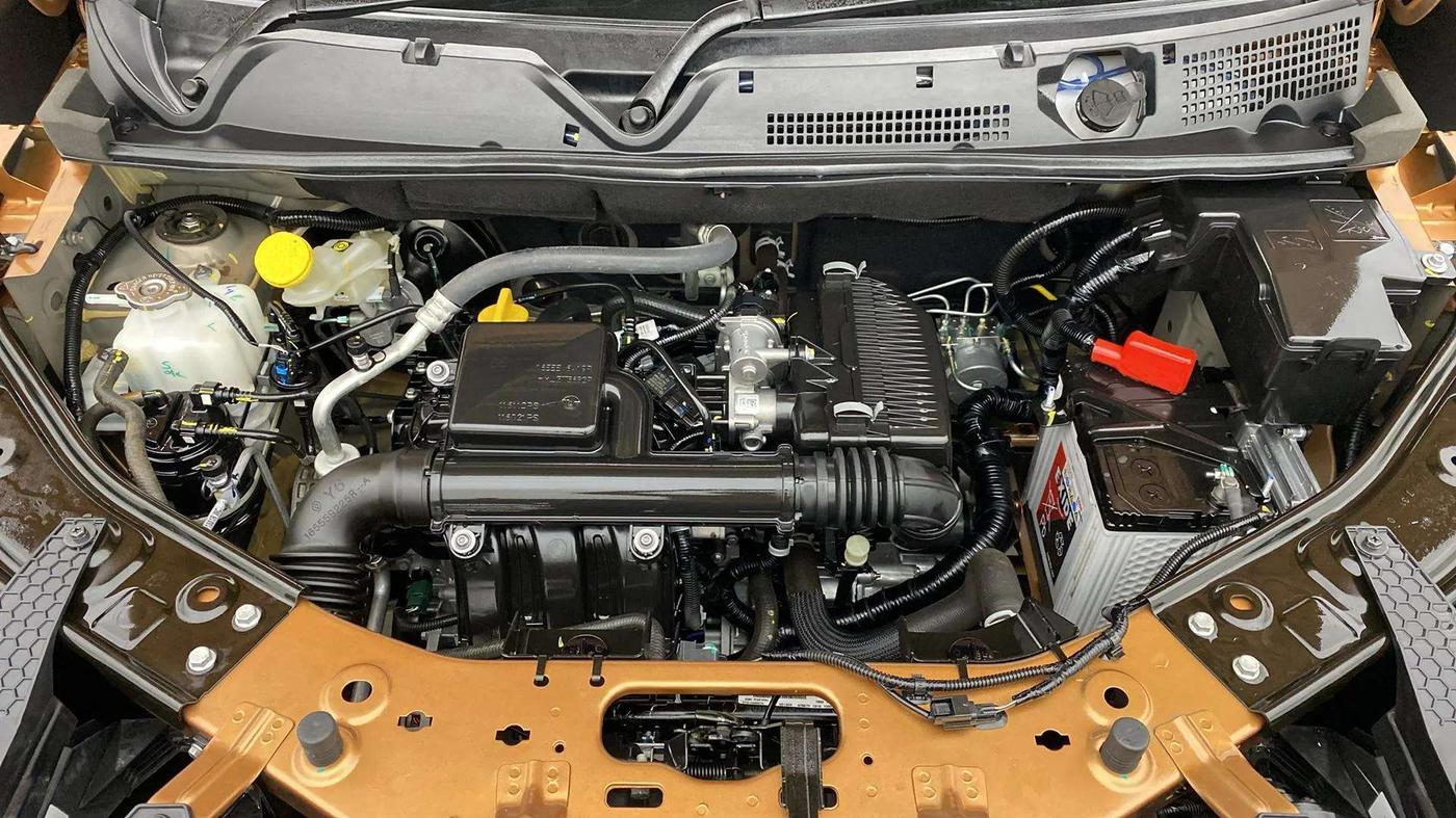 2024 Nissan MAGNITE Tekna Plus B4D 1.0 Petrol AMT Dual Tone, Petrol, Automatic, 2,964 km, Engine View