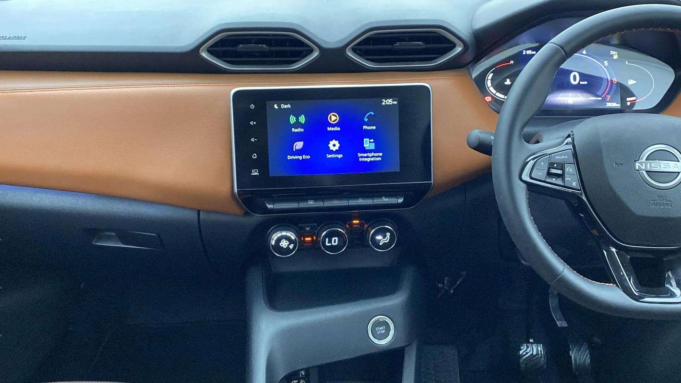 2024 Nissan MAGNITE Tekna Plus B4D 1.0 Petrol AMT Dual Tone, Petrol, Automatic, 2,964 km, Air Conditioner