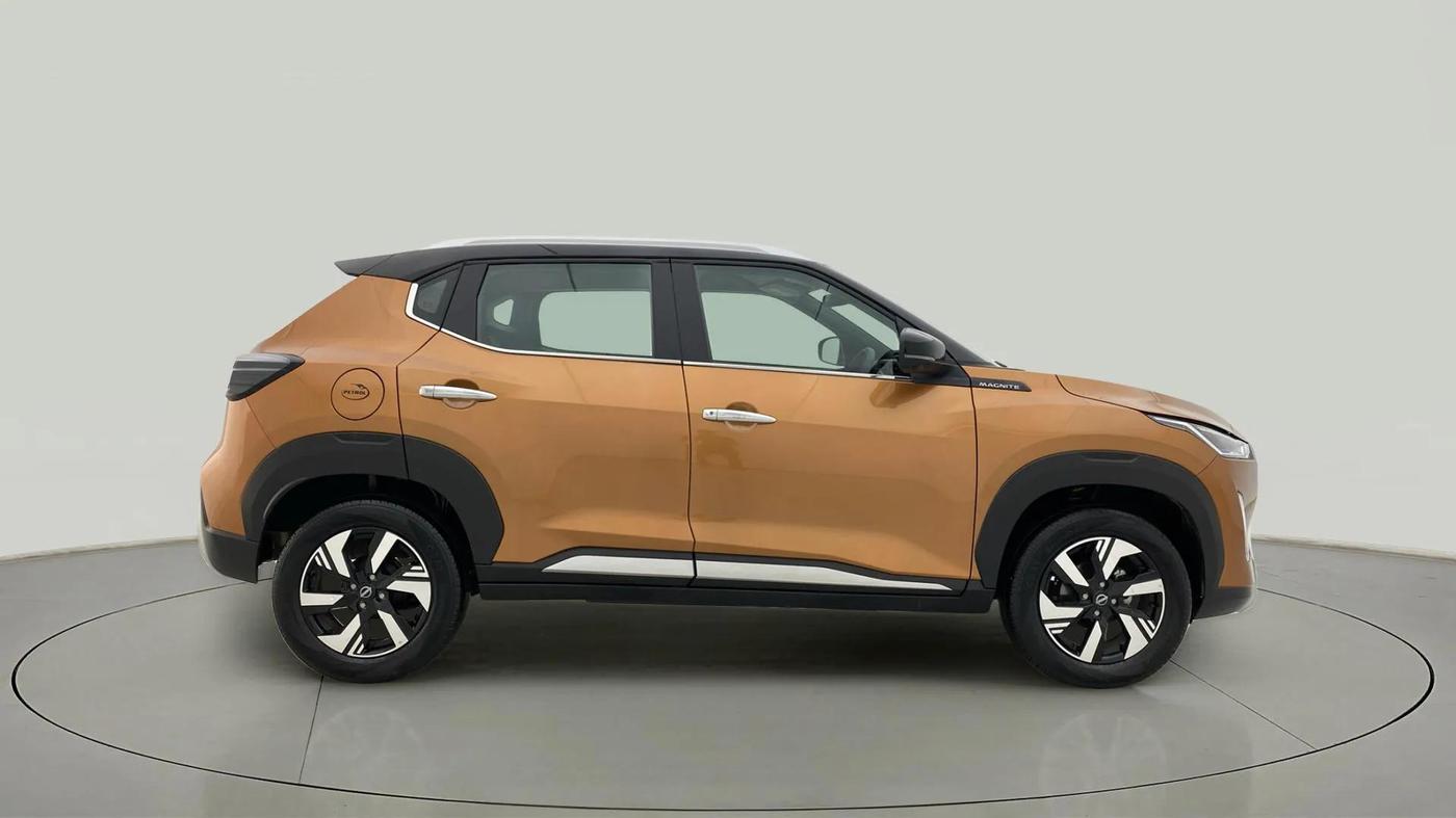 2024 Nissan MAGNITE Tekna Plus B4D 1.0 Petrol AMT Dual Tone, Petrol, Automatic, 2,964 km, Right Side View