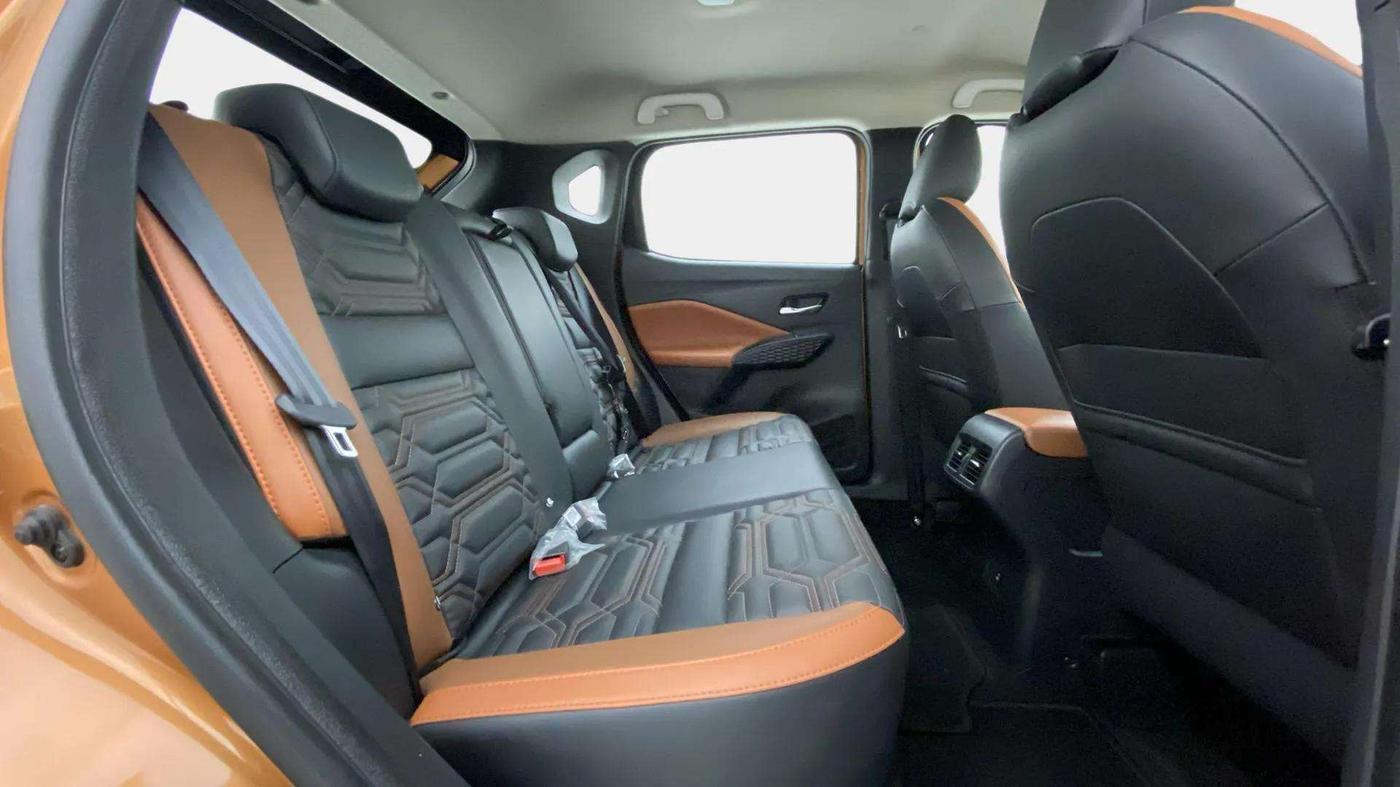 2024 Nissan MAGNITE Tekna Plus B4D 1.0 Petrol AMT Dual Tone, Petrol, Automatic, 2,964 km, Right Side Rear Door Cabin