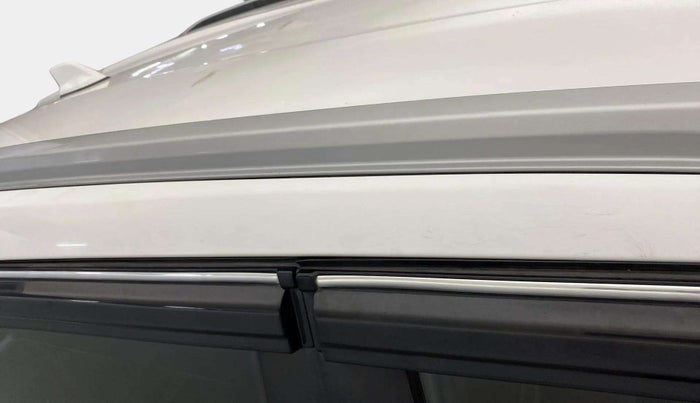 2022 Nissan MAGNITE XV MT, Petrol, Manual, 45,214 km, Right B pillar - Minor scratches
