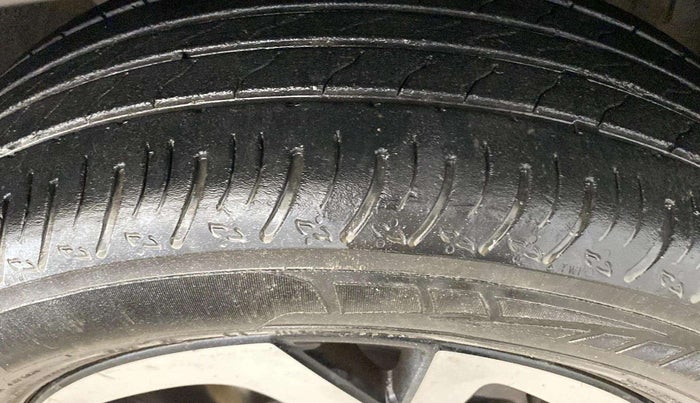 2022 Nissan MAGNITE XV MT, Petrol, Manual, 45,214 km, Right Front Tyre Tread