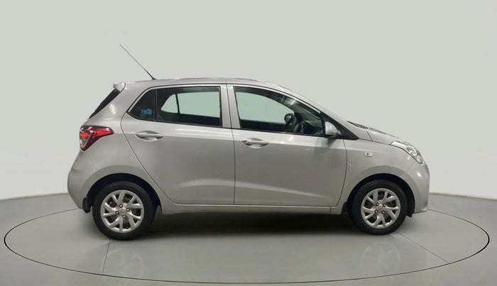 2018 Hyundai Grand i10 MAGNA AT 1.2 KAPPA VTVT, Petrol, Automatic, 7,240 km, Right Side View