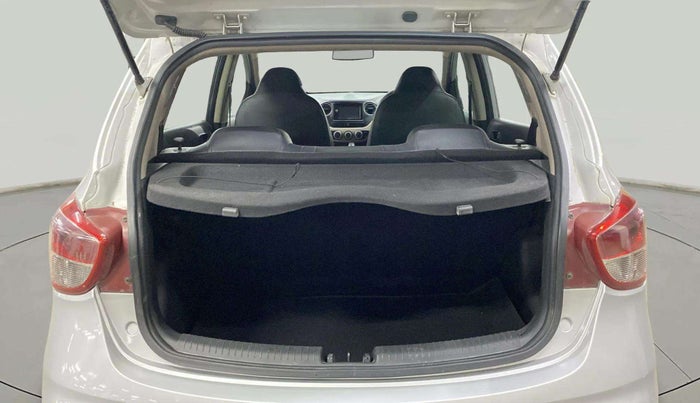 2018 Hyundai Grand i10 MAGNA AT 1.2 KAPPA VTVT, Petrol, Automatic, 7,240 km, Boot Inside