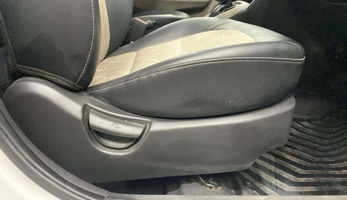 2018 Hyundai Grand i10 MAGNA AT 1.2 KAPPA VTVT, Petrol, Automatic, 7,240 km, Driver Side Adjustment Panel