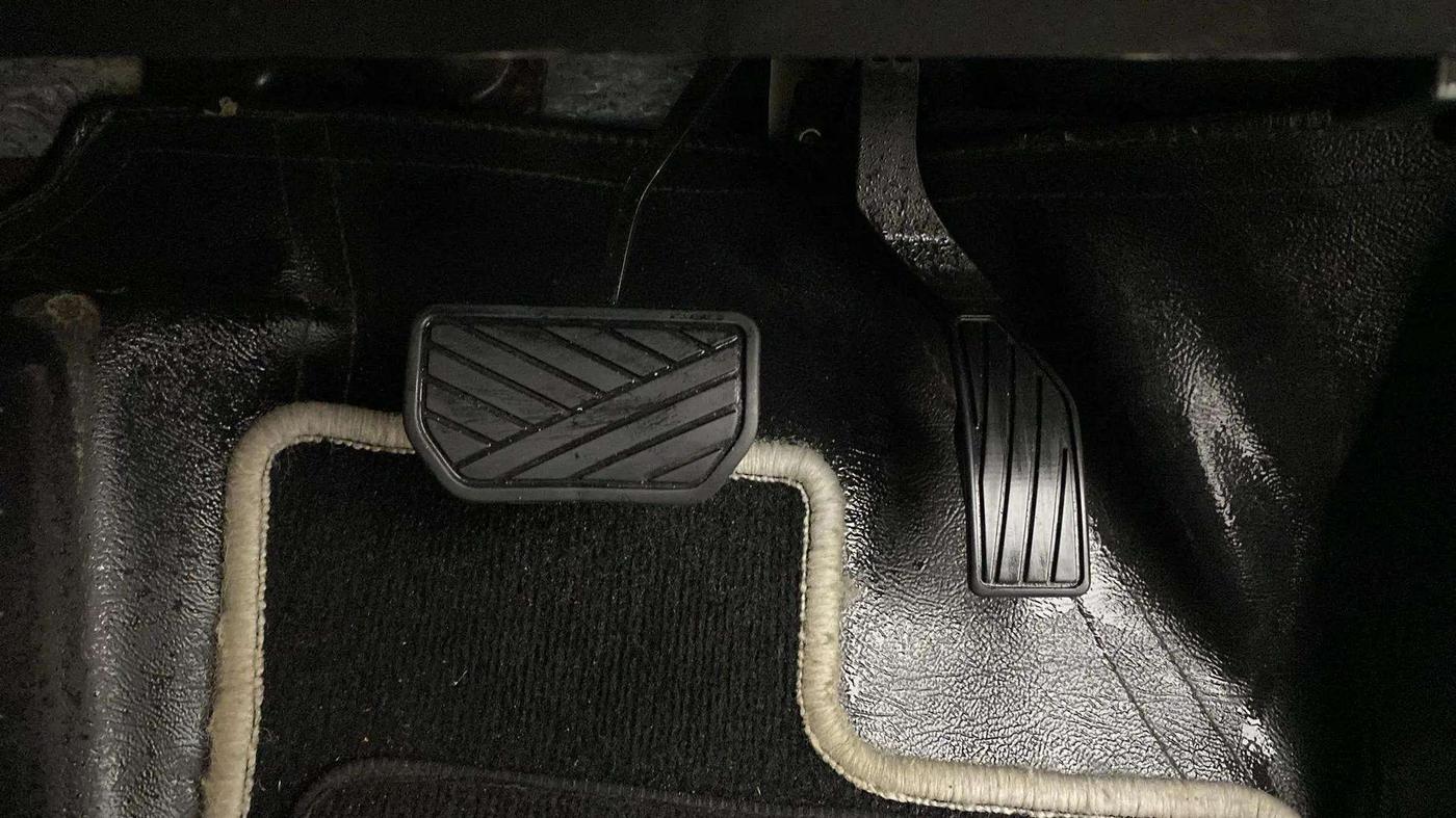 2020 Maruti Vitara Brezza ZXI PLUS AT SHVS, Petrol, Automatic, 78,745 km, Pedals