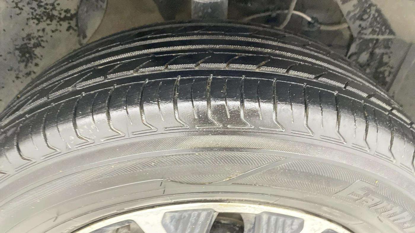 2020 Maruti Vitara Brezza ZXI PLUS AT SHVS, Petrol, Automatic, 78,745 km, Right Front Tyre Tread
