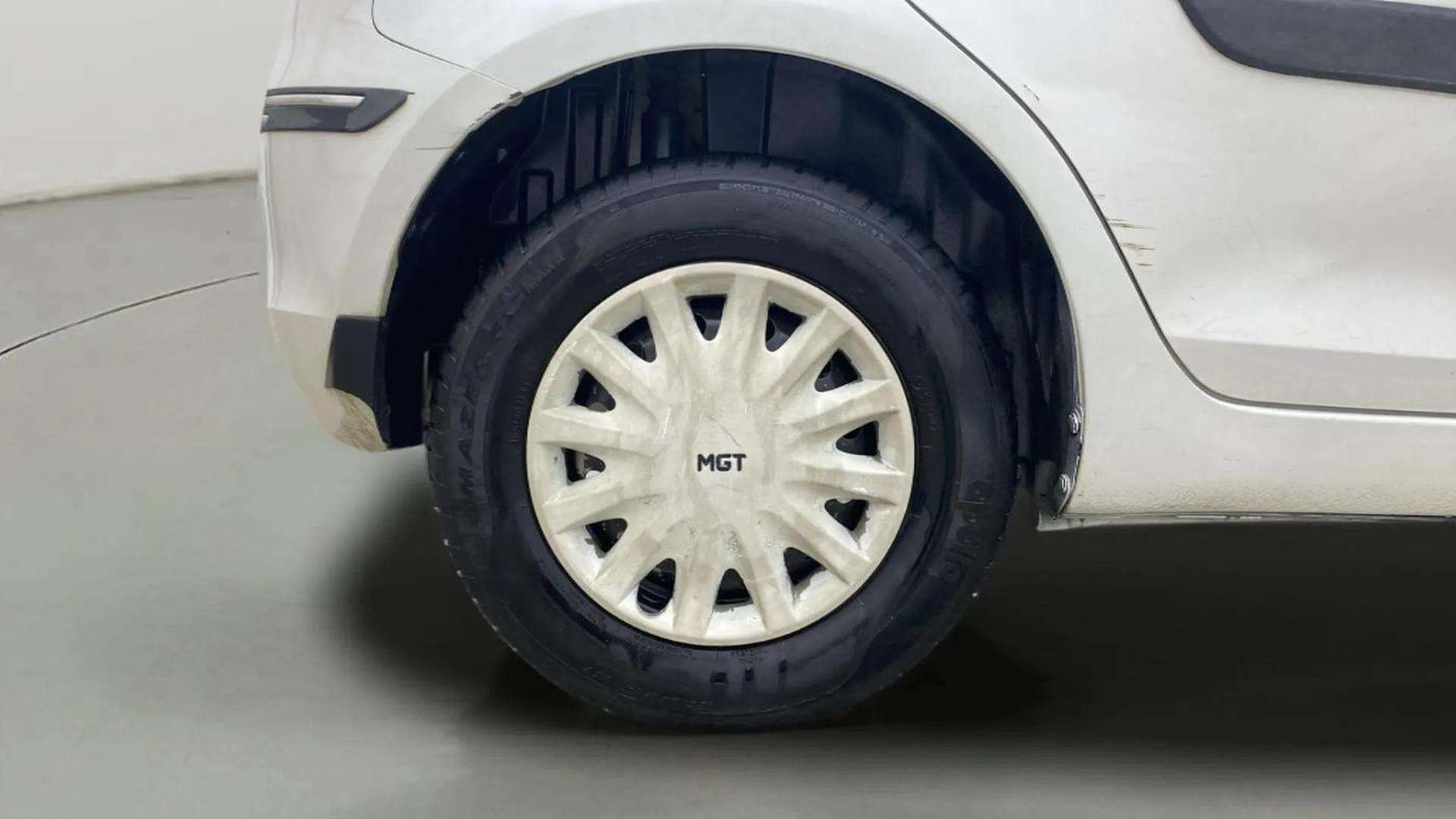 2017 Maruti Swift VXI, Petrol, Manual, 58,968 km, Right Rear Wheel