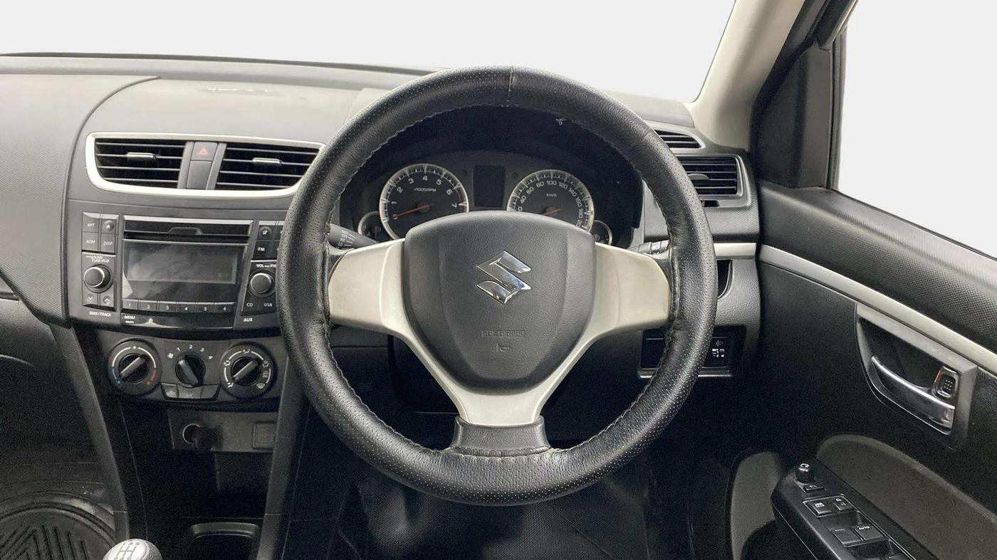 2017 Maruti Swift VXI, Petrol, Manual, 58,968 km, Steering Wheel Close Up