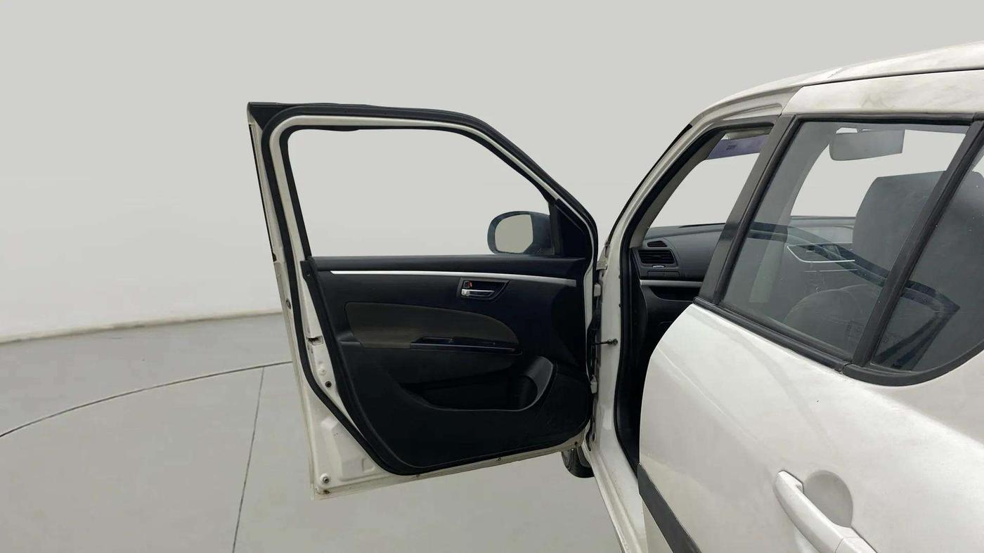 2017 Maruti Swift VXI, Petrol, Manual, 58,968 km, LHS Front Door
