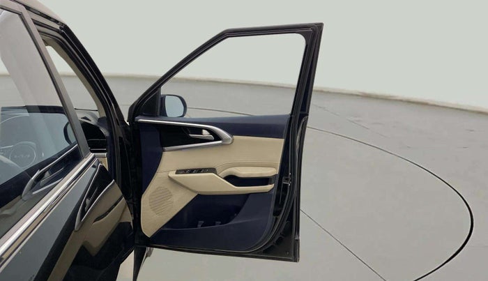 2022 KIA CARENS LUXURY 1.4 PETROL 7 STR, Petrol, Manual, 37,052 km, RHS Front Door