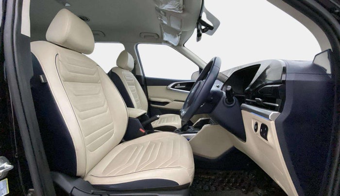 2022 KIA CARENS LUXURY 1.4 PETROL 7 STR, Petrol, Manual, 37,052 km, Right Side Front Door Cabin