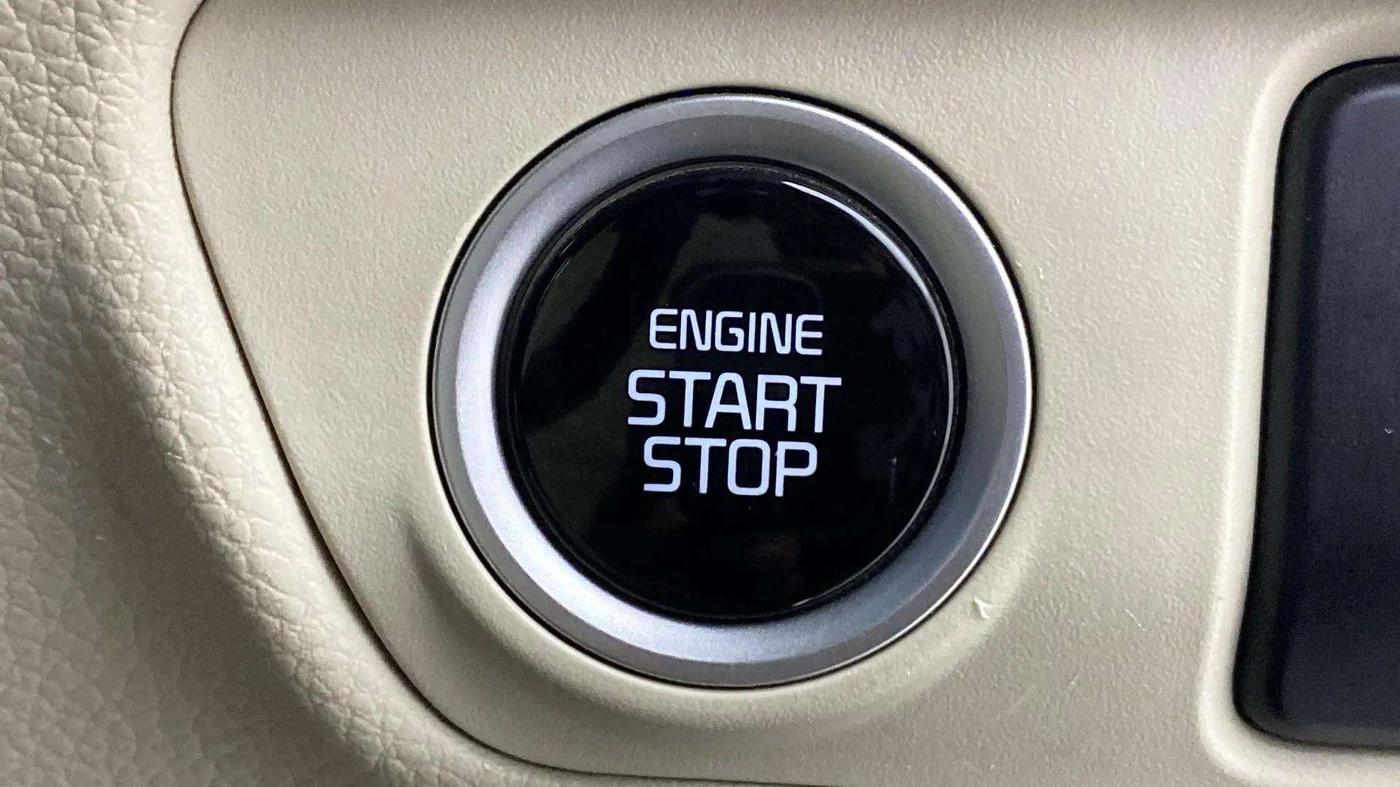 2022 KIA CARENS LUXURY 1.4 PETROL 7 STR, Petrol, Manual, 37,052 km, Keyless Start/ Stop Button