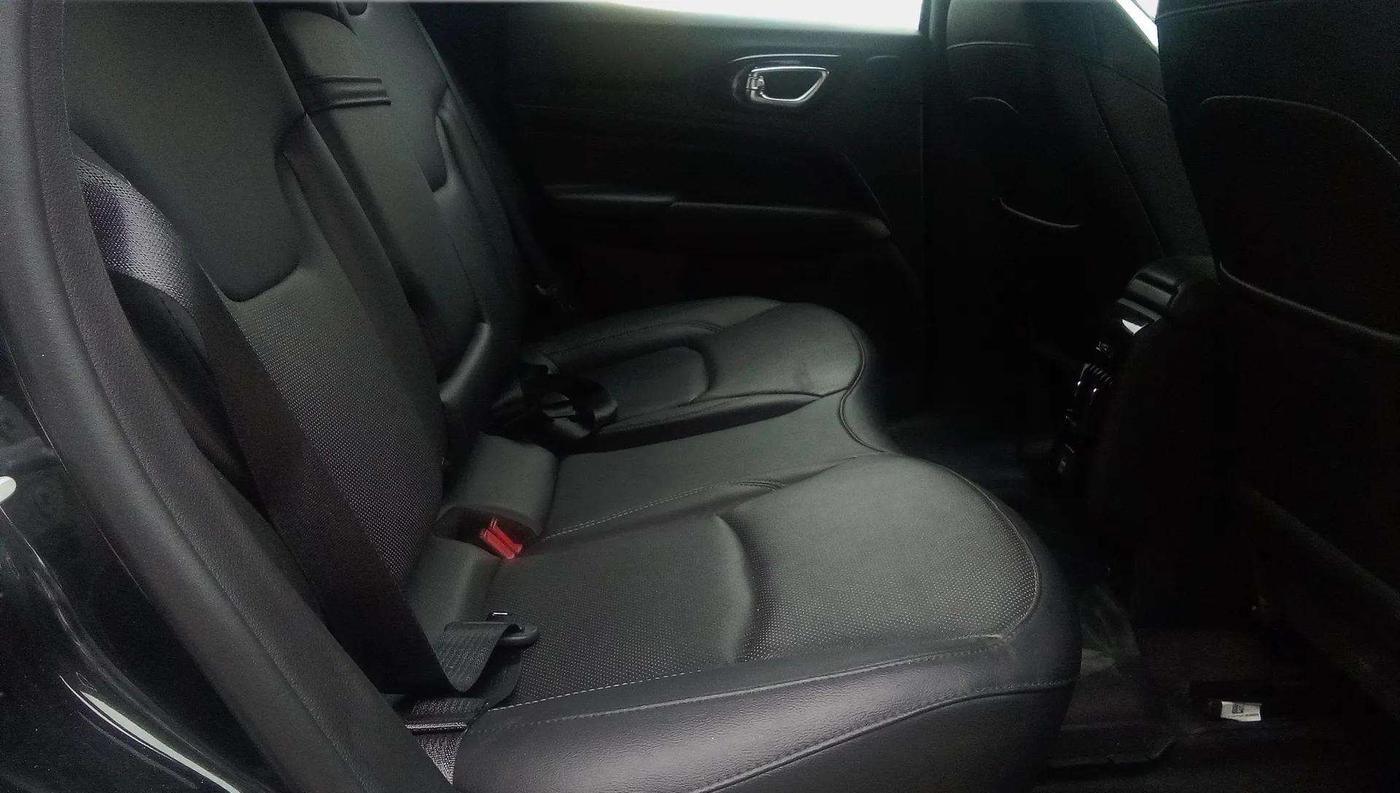 2023 Jeep Compass MODEL S (O) DIESEL 4X4 AT, Diesel, Automatic, 4,996 km, Right Side Rear Door Cabin