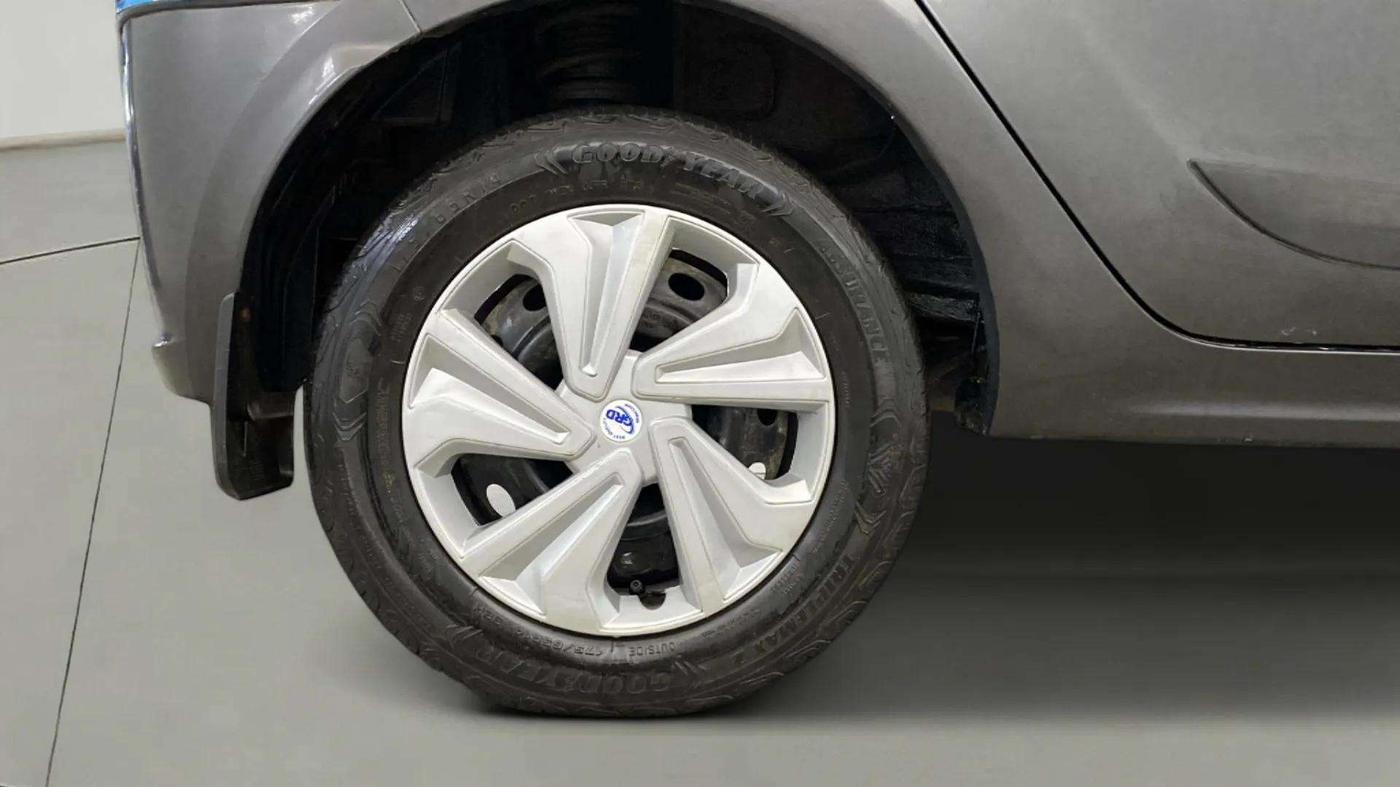 2022 Tata Tiago XT CNG, CNG, Manual, 80,045 km, Right Rear Wheel