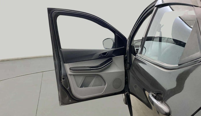 2022 Tata Tiago XT CNG, CNG, Manual, 79,867 km, LHS Front Door