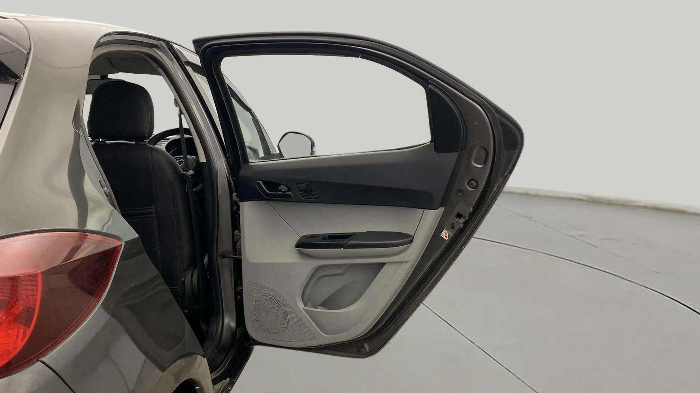 2022 Tata Tiago XT CNG, CNG, Manual, 80,045 km, RHS Rear Door