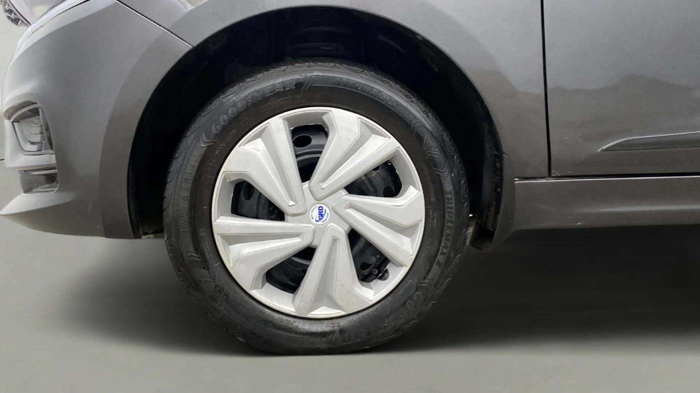2022 Tata Tiago XT CNG, CNG, Manual, 80,045 km, Left Front Wheel