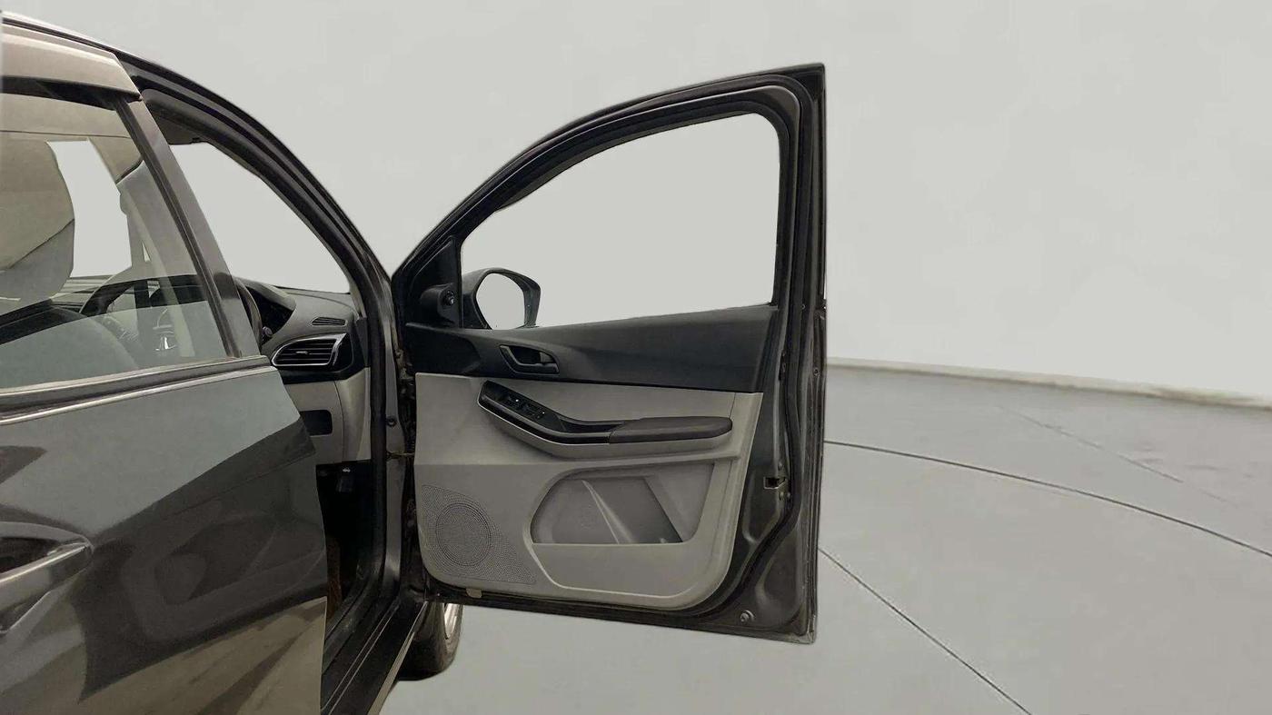 2022 Tata Tiago XT CNG, CNG, Manual, 80,045 km, RHS Front Door