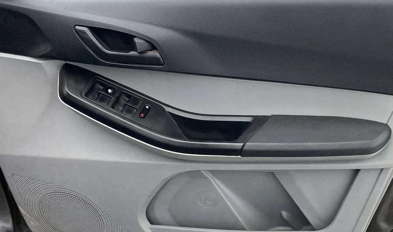 2022 Tata Tiago XT CNG, CNG, Manual, 80,045 km, Driver Side Door Panels Control