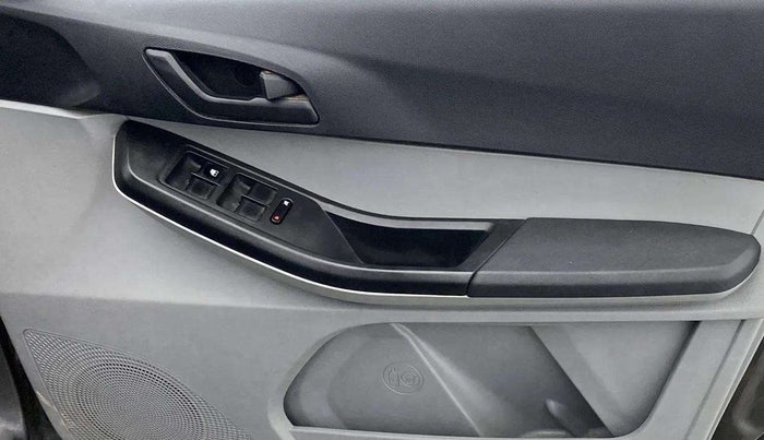 2022 Tata Tiago XT CNG, CNG, Manual, 79,867 km, Driver Side Door Panels Control