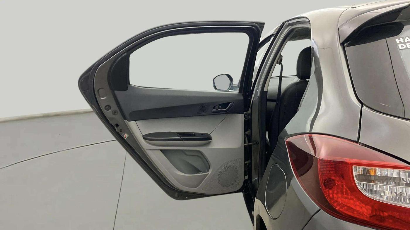 2022 Tata Tiago XT CNG, CNG, Manual, 80,045 km, LHS Rear Door