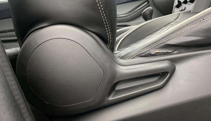 2022 Tata Tiago XT CNG, CNG, Manual, 79,867 km, Driver Side Adjustment Panel