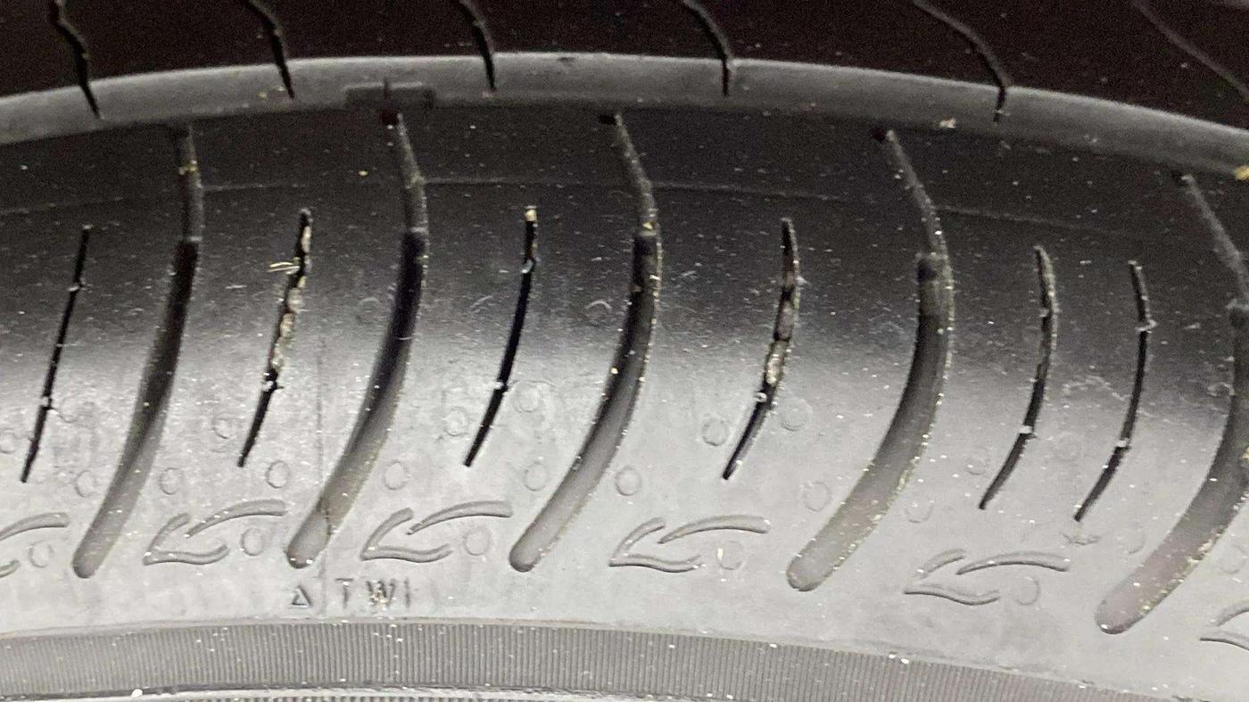 2016 Maruti Baleno DELTA CVT PETROL 1.2, Petrol, Automatic, 92,398 km, Left Rear Tyre Tread