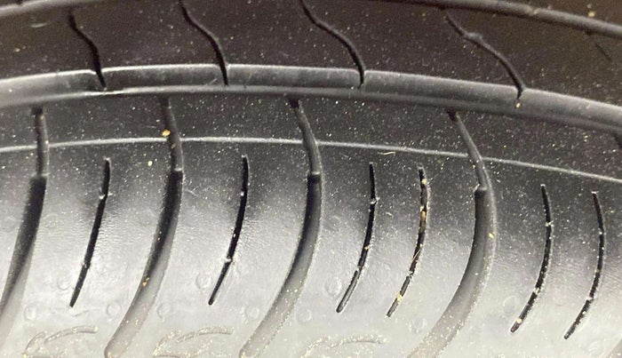 2016 Maruti Baleno DELTA CVT PETROL 1.2, Petrol, Automatic, 91,917 km, Right Rear Tyre Tread