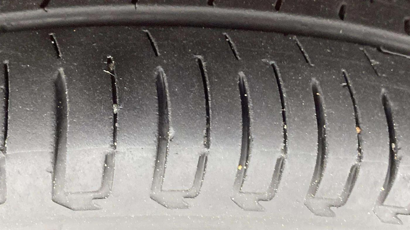 2016 Maruti Baleno DELTA CVT PETROL 1.2, Petrol, Automatic, 92,398 km, Left Front Tyre Tread