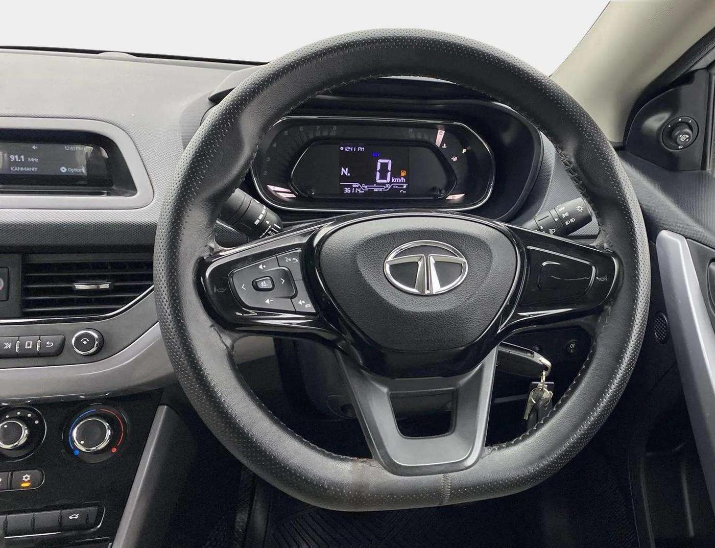 2021 Tata NEXON XMA SUNROOF PETROL, Petrol, Automatic, 36,110 km, Steering Wheel Close Up