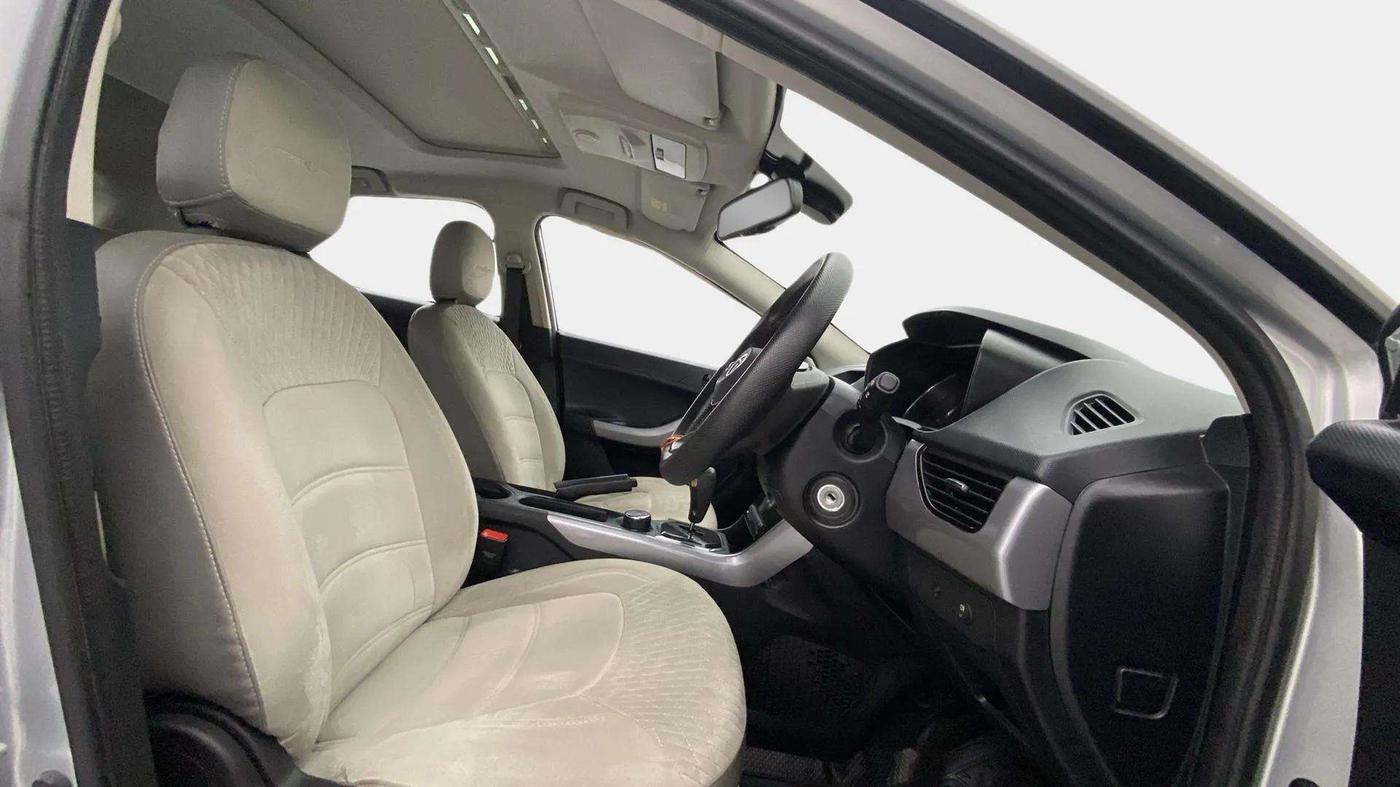 2021 Tata NEXON XMA SUNROOF PETROL, Petrol, Automatic, 36,110 km, Right Side Front Door Cabin