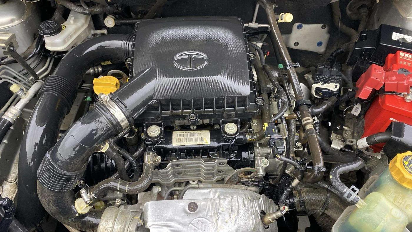 2021 Tata NEXON XMA SUNROOF PETROL, Petrol, Automatic, 36,110 km, Engine View