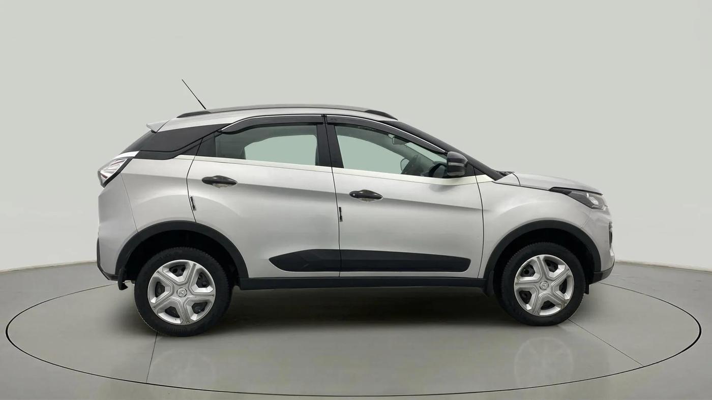 2021 Tata NEXON XMA SUNROOF PETROL, Petrol, Automatic, 36,110 km, Right Side View
