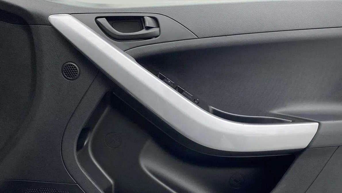 2021 Tata NEXON XMA SUNROOF PETROL, Petrol, Automatic, 36,110 km, Driver Side Door Panels Control