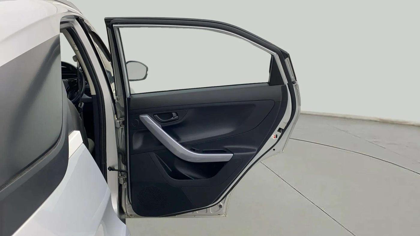 2021 Tata NEXON XMA SUNROOF PETROL, Petrol, Automatic, 36,110 km, RHS Rear Door