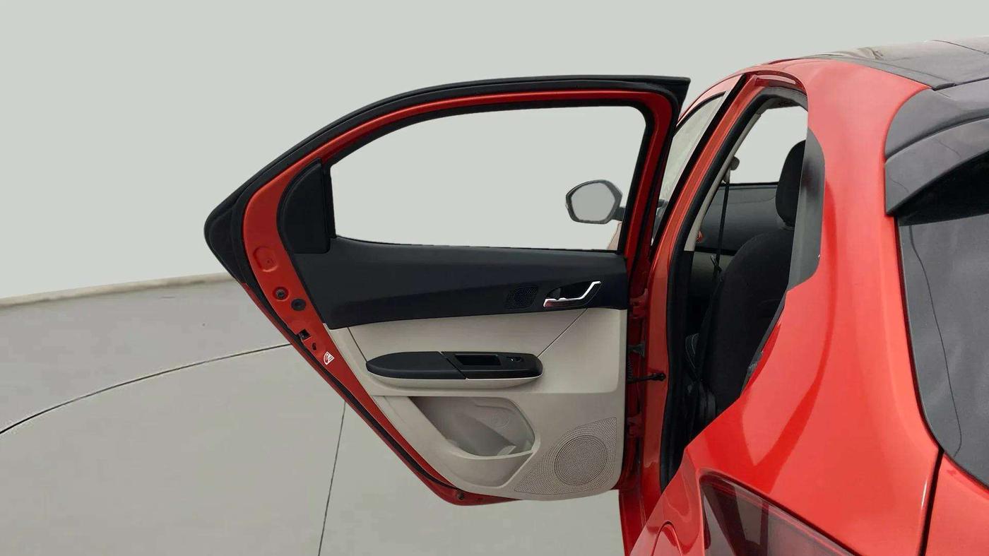 2023 Tata Tiago XZ PLUS PETROL, Petrol, Manual, 10,464 km, LHS Rear Door