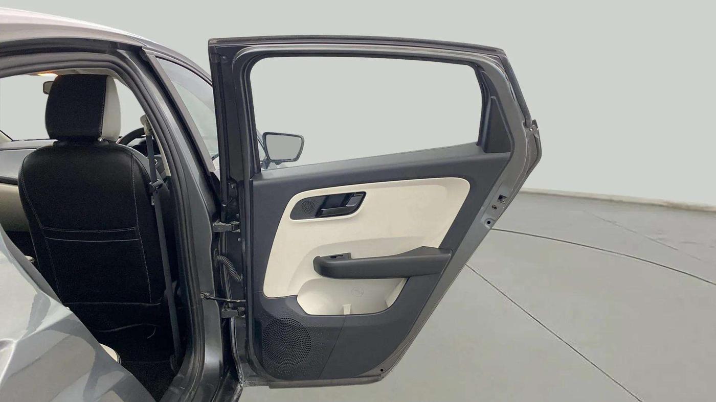 2023 Tata ALTROZ XMA PLUS PETROL, Petrol, Manual, 20,980 km, RHS Rear Door