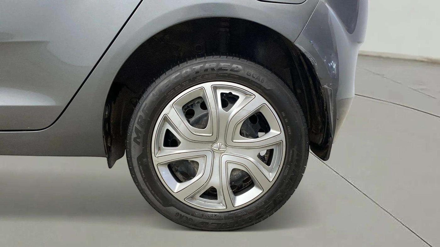 2023 Tata ALTROZ XMA PLUS PETROL, Petrol, Manual, 20,980 km, Left Rear Wheel