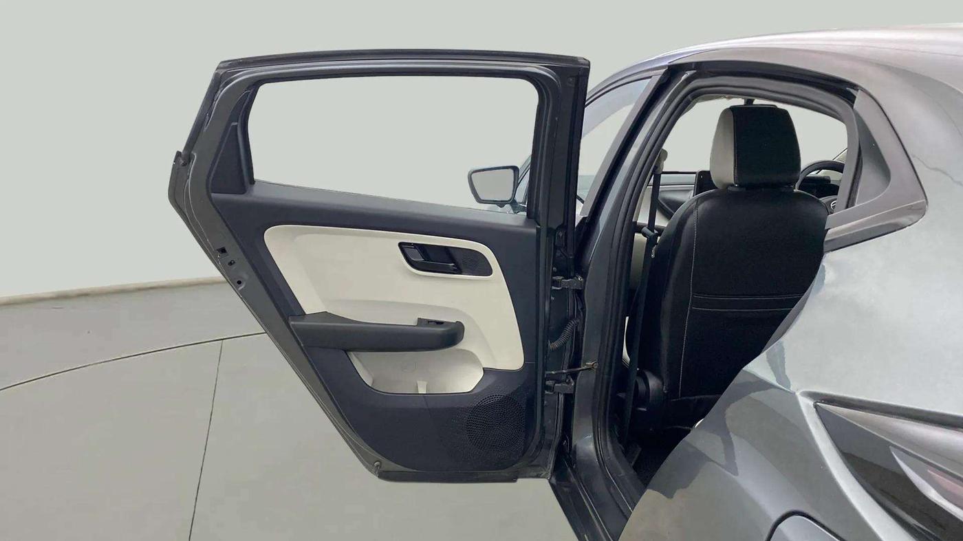 2023 Tata ALTROZ XMA PLUS PETROL, Petrol, Manual, 20,980 km, LHS Rear Door