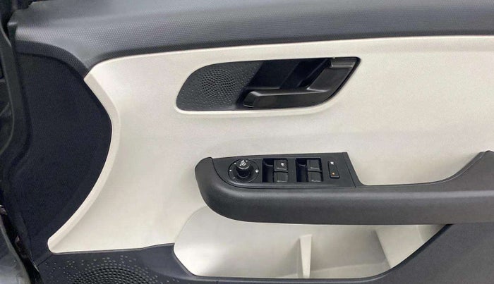 2023 Tata ALTROZ XMA PLUS PETROL, Petrol, Manual, 20,863 km, Driver Side Door Panels Control