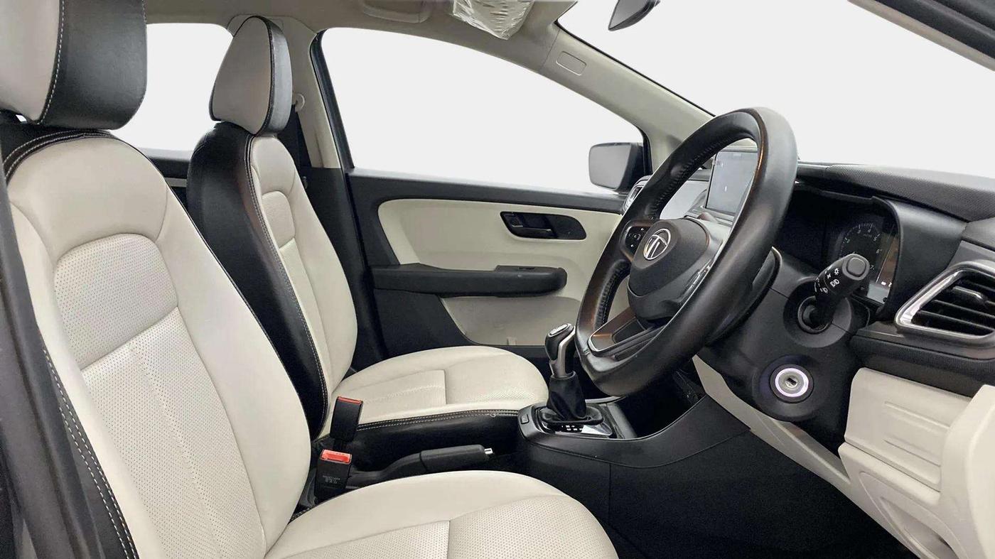 2023 Tata ALTROZ XMA PLUS PETROL, Petrol, Manual, 20,980 km, Right Side Front Door Cabin