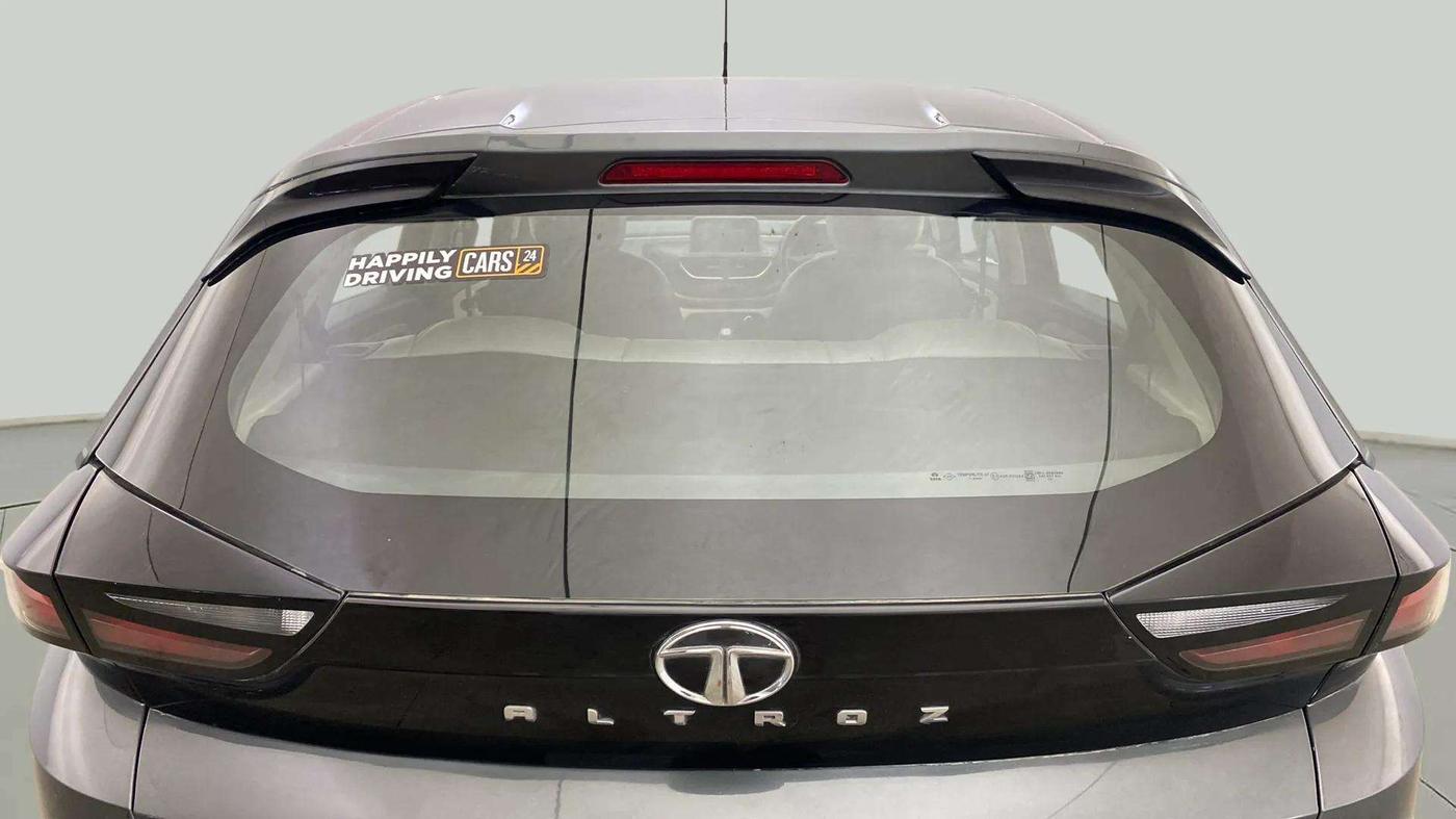 2023 Tata ALTROZ XMA PLUS PETROL, Petrol, Manual, 20,980 km, Rear Windshield